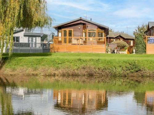 Tiddington House | Kingfisher Lodge in Stratford upon Avon