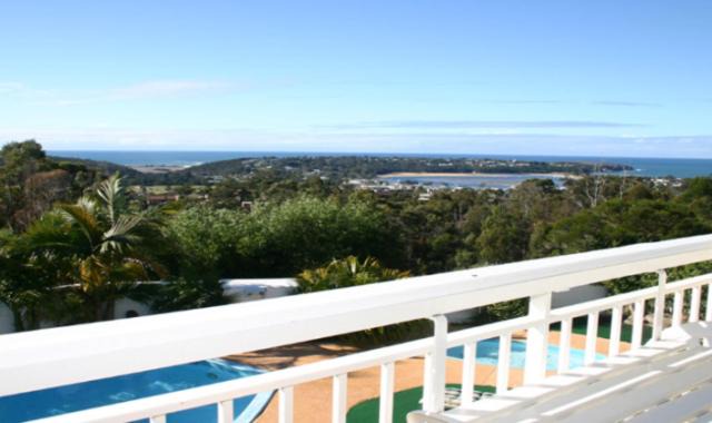 Merimbula Hotel | Adults Only Kingfisher Motel: Poolside Paradise Awaits