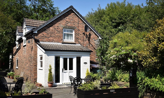 Whitland Cottage | Discover Kingfisher: Pet-Friendly Cottage in Blaenwaun