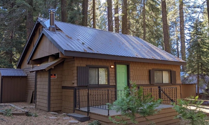 Wilsonia Cabin | Relaxing Kings Cabin in Wilsonia: Family-Friendly Getaway