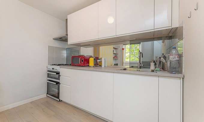 King's Cross Apartment | Inviting Two Bedroom Apartment in Vibrant King’s Cross