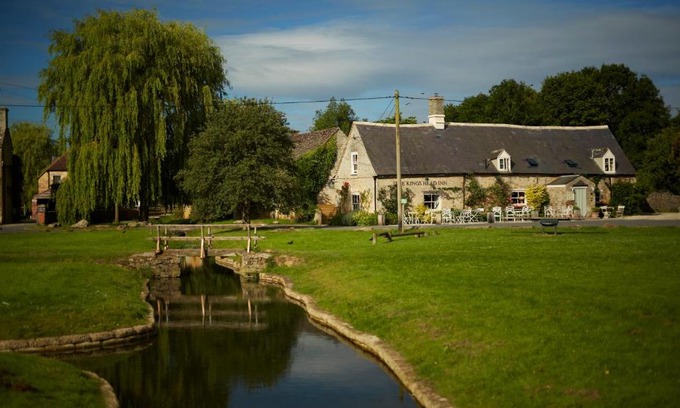 Bledington Hotel | Pet-Friendly Kings Head Inn with Breakfast & Top Reviews