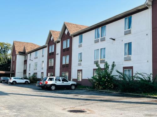 Calumet Park Hotel | Convenient Stay at Kings Inn Calumet Park with Accessibility