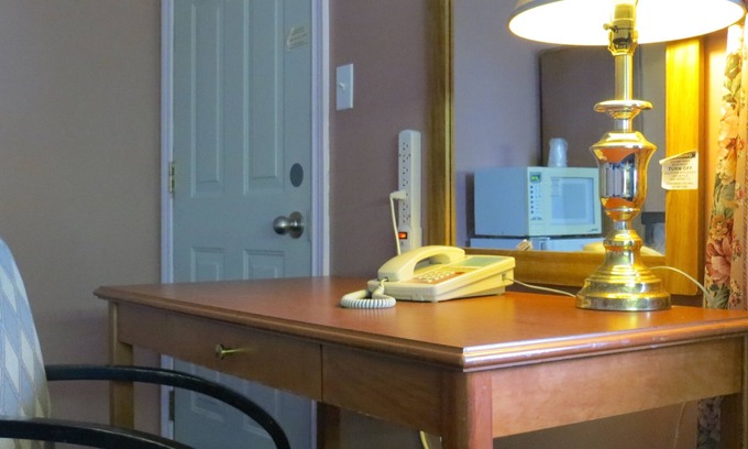 Orillia Hotel | Comfortable Stay at Kings Inn - Orillia with Breakfast & More
