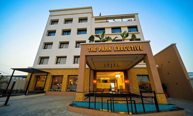 Jamnagar Hotel | Discover Kings Kraft The Park Executive Hotel Amenities