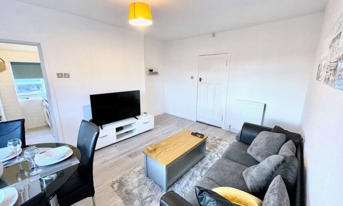 King's Park Apartment | Family-Friendly Stay at Kingsbridge Apartment with Breakfast
