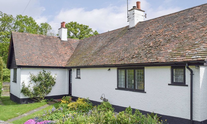 Little Missenden Cottage | Comfortable 3-Bedroom Retreat in Little Kingshill