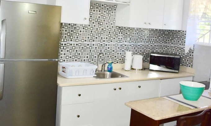 Eastwood Park Apartment | Inviting Kingston Guest Apartment with Breakfast & Kitchen