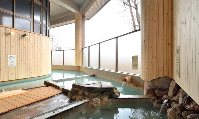 Kawayu Onsen Hotel | Comfortable Kinkiyu Hotel: Family-Friendly with Hot Tub