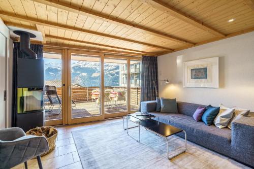 Wengen Apartment | Discover Kinohaus 7: Pet and Child Friendly Retreat