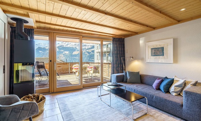 Wengen Apartment | Discover Kinohaus 7: Top-Rated Stay with Family Amenities