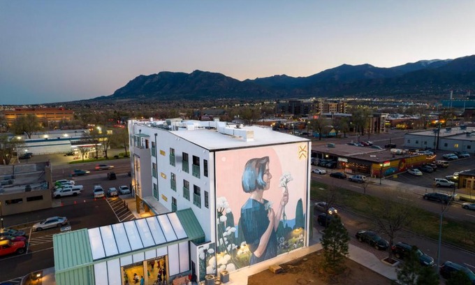 Downtown Colorado Springs Hotel | Kinship Landing: Pet-Friendly Stay with Top Amenities