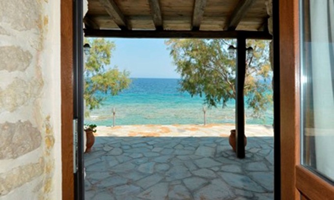Aristotelis Cottage | Beautiful Kiparissi Cottage with Oceanfront Dining in Halkidiki