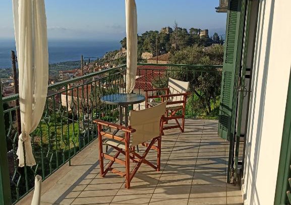 Kiparissia House | Scenic Kiparissia Castle with Sea View & Family-Friendly Amenities