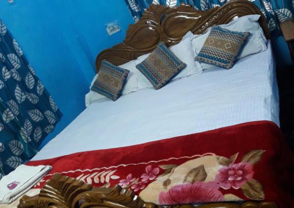 Kolkata House | Cozy Kiran Guest House with Ocean View and Pool Access