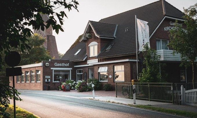 Westerhever Hotel | Discover Kirchspielkrug Landhotel & Restaurant: Family-Friendly Stay