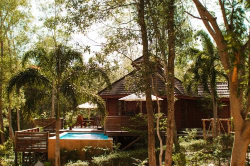 Traeng Trayueng Resort | Relaxing Kirirom Hillside Resort with Oceanfront Views