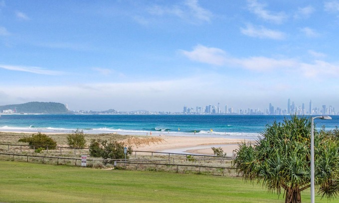 Coolangatta Apartment | Beachfront Bliss at Kirra Vista 9 - Rated 9.6/10!
