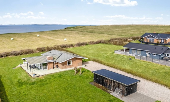 Vinderup House | Experience Oceanfront Bliss at "Kirsa" - Just 200m to Inlet