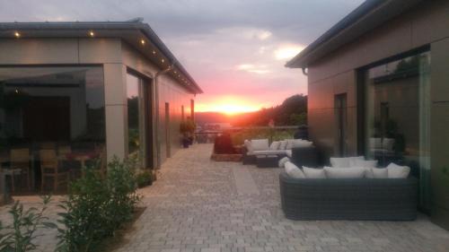 Sommerhausen House | Experience Kirschberghof Gästehaus with Exceptional Amenities