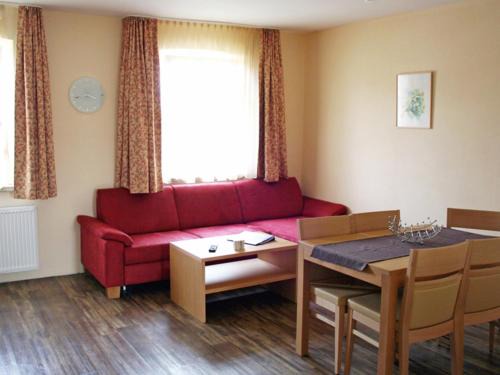 Binzwangen Apartment | Discover Kirschblüte: Family & Pet-Friendly Retreat