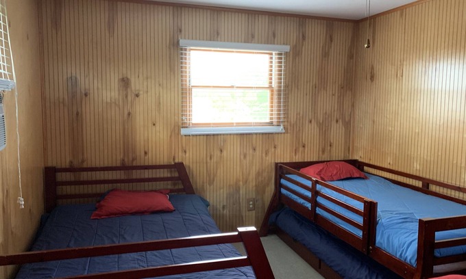 Kismet House | Family-Friendly Kismet Rental Steps From the Beach