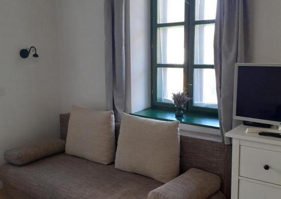 Bakonyszentkiraly Apartment | Ideal Kispajta Vendégház: Pet & Child Friendly Retreat