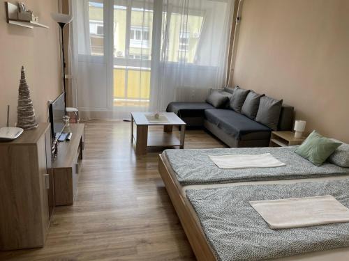 Kaposvar House | Eco-Friendly Comfort at Kiss Vendégház with Hot Tub Access