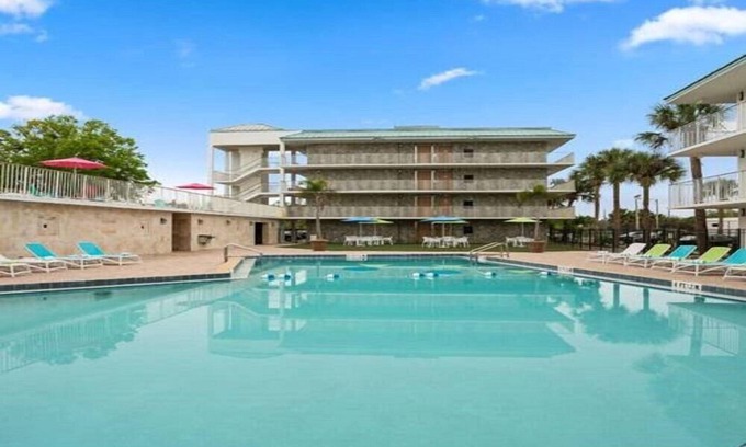 Historic Downtown Kissimmee Hotel | Inviting Kissimmee Room with Pool & Ocean View Access