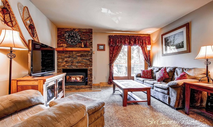 Peak 9 Condo | Kitchen Upgrades! Cozy Condo in Picturesque Breck, Steps from downtown TE217