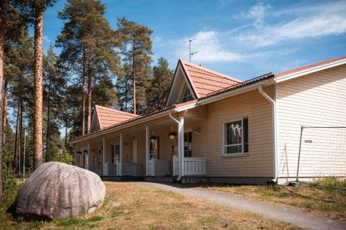 Kannus Bed & Breakfast | Pet-Friendly Retreat: Kitinrivi B&B with Family Amenities