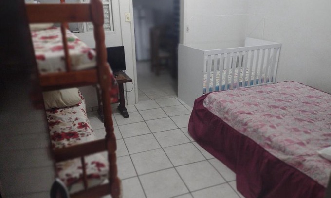 Guaratingueta Apartment | Complete Kitnet: Family-Friendly Retreat with Great Reviews
