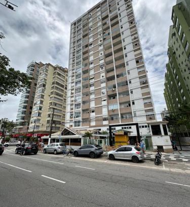 Aparecida Apartment | Oceanfront Kitnet with Beach Access in Santos - Rated 9/10
