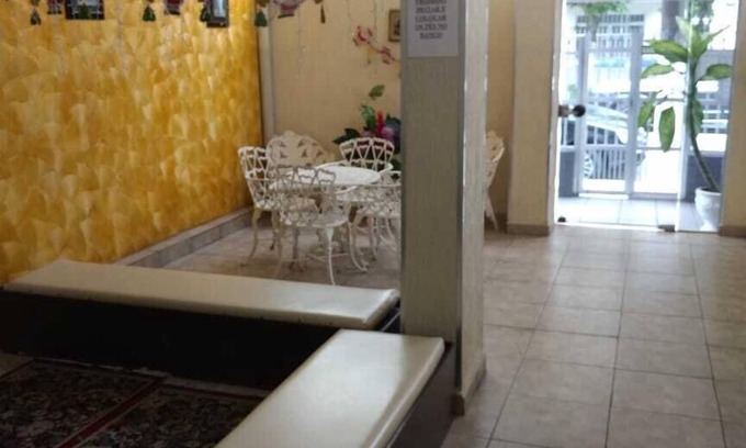 Guilhermina Apartment | Seaside Kitnet: Perfect Beach Access with Kitchen Amenities