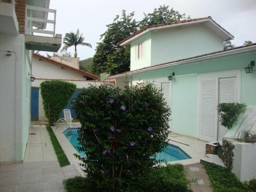 Toninhas Cabin | Pet-Friendly Kitnets & Flats with Oceanfront Views