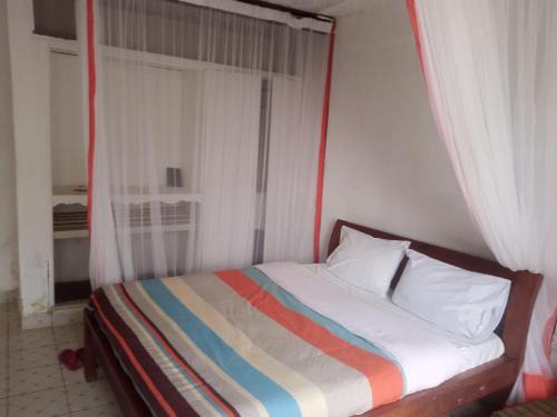 Oyugis Hotel | Experience Kitwe Lodge Oyugis: Pet-Friendly with Pool