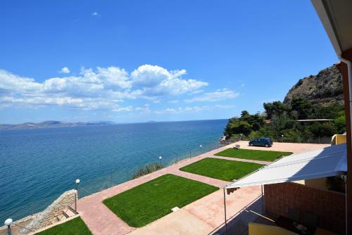 Kiveri Apartment | Discover Kiveri Gems Houses: Oceanfront Retreat with Top Amenities