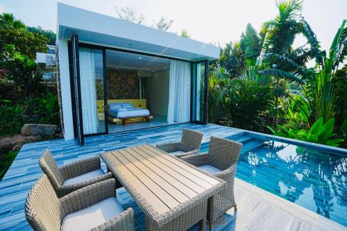 Ganh Dau Hotel | Beachfront Bliss at Kiwuki with Ocean Views & Private Pool
