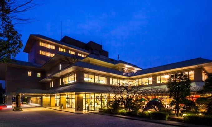 Chuo Ward Hotel | Unforgettable Stays at KKR Hotel Kumamoto - Rated 9/10