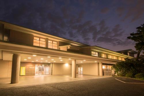 Numazu Hotel | Relaxing Retreat at KKR Numazu Hamayu with Hot Tub