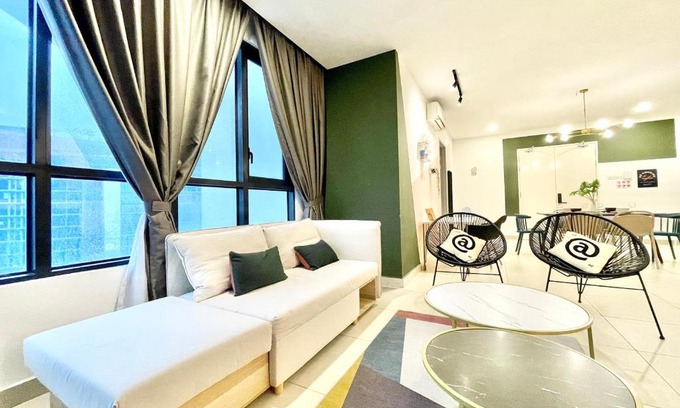 Kampung Kerinchi Apartment | Relaxing Getaway at KL Gateway Premium Residences by Moka