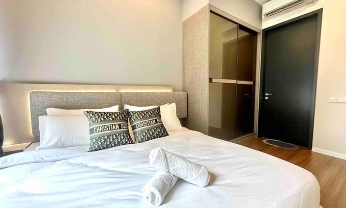 Kuala Lumpur Apartment | Stylish KL Minimalist Muji Style with Pool & Pet-Friendly