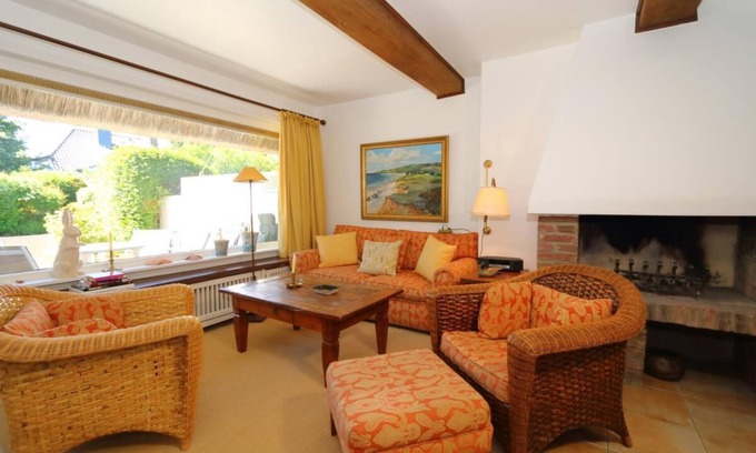 Keitum House | Family-Friendly Klagges Keitum with Pet Amenities & Kitchen