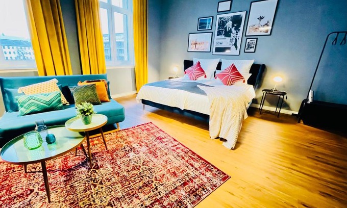 Altstadt Apartment | Klassen Stay: Exclusive Apartment Near the Rhine, 9.3/10 Rated