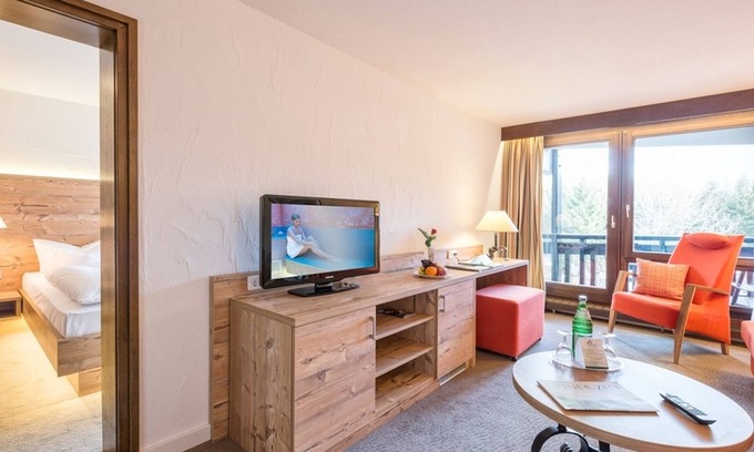 Schluchsee Apartment | Relaxing Klassik Suite with Balcony and Pool Access