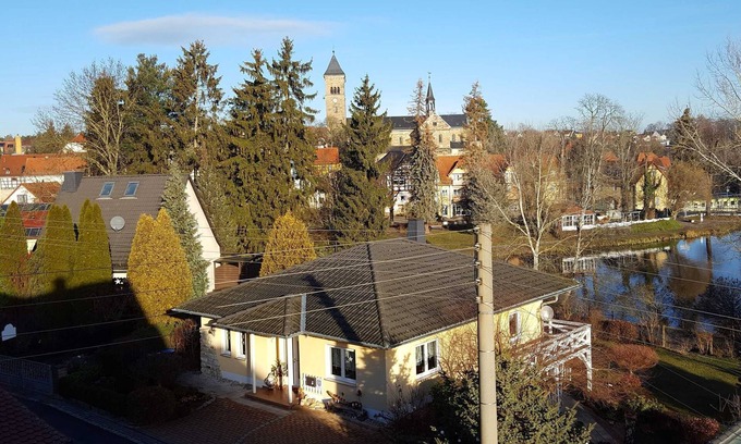 Bad Klosterlausnitz Apartment | Top-Rated Klaus-Dieter Büchner Apartment with Kitchen Access