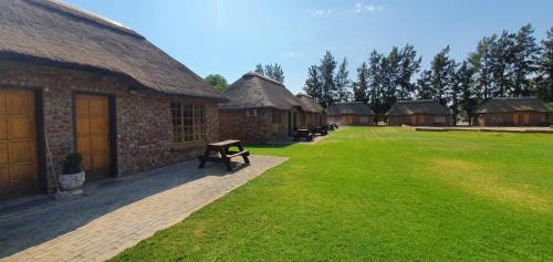 Hartswater Ski Chalet | Explore Klein Plasie Lodge: Pet-Friendly Getaway Awaits