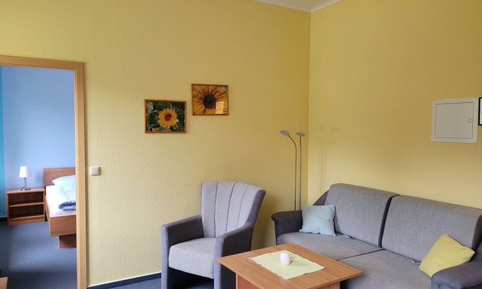 Sundhagen Apartment | Cozy Oceanfront Retreat at Gästehaus Niederhof