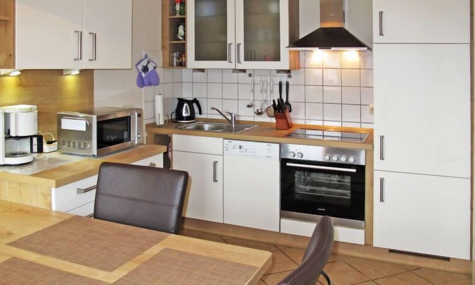 Timmel House | Oceanfront Relaxation at Kleine Möwe by Interhome