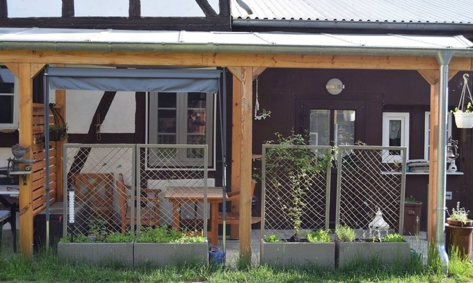 Oberhavel Apartment | Cozy Retreat for Couples and Singles with Ocean View
